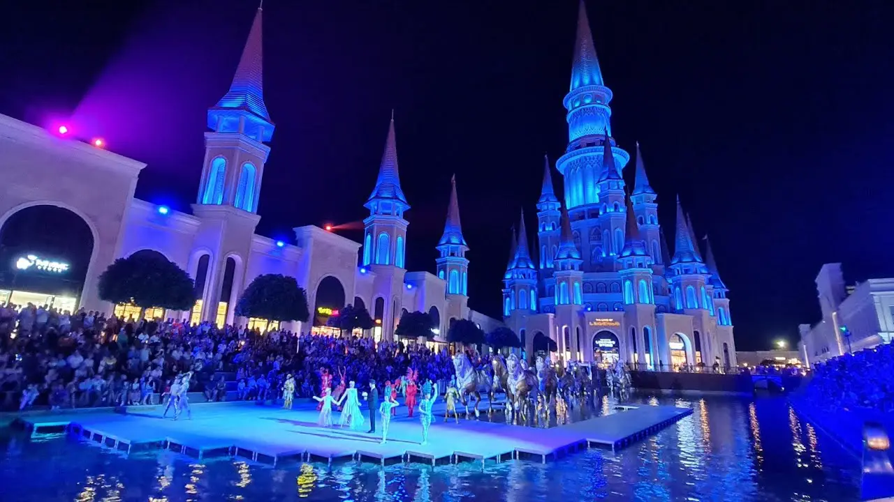 THE LAND OF LEGENDS NIGHT SHOW