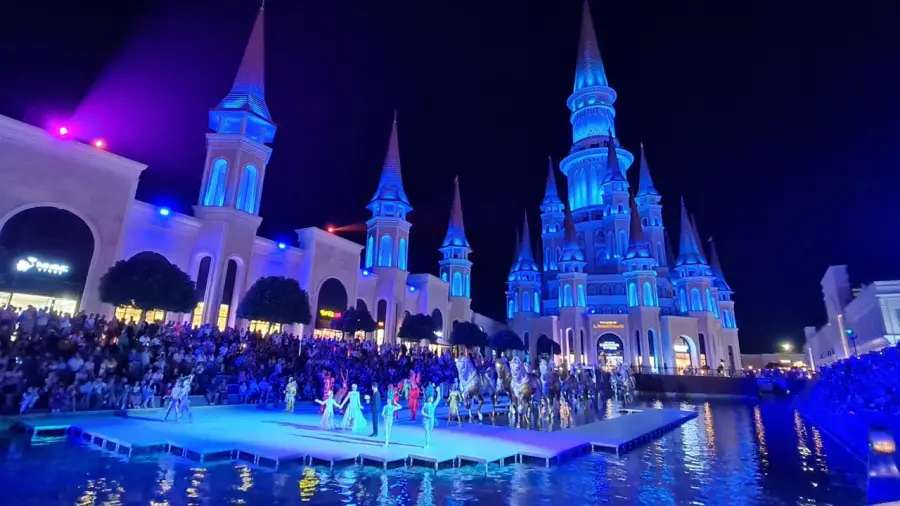 THE LAND OF LEGENDS NIGHT SHOW